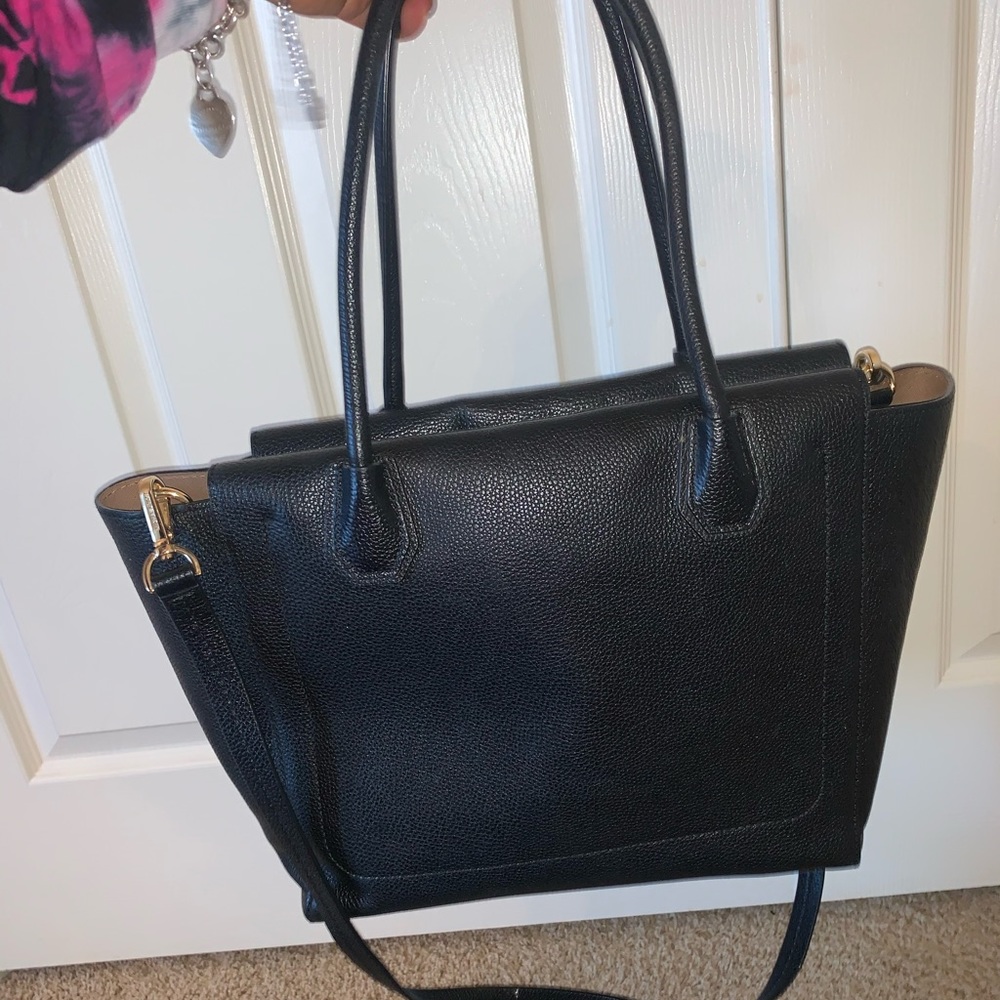 GORGEOUS Black Michael Kors purse - Picture 2 of 8